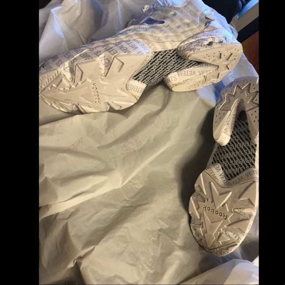 Vetements Logo Reebok White Emoji SIZE US 13 - Picture 8 of 14